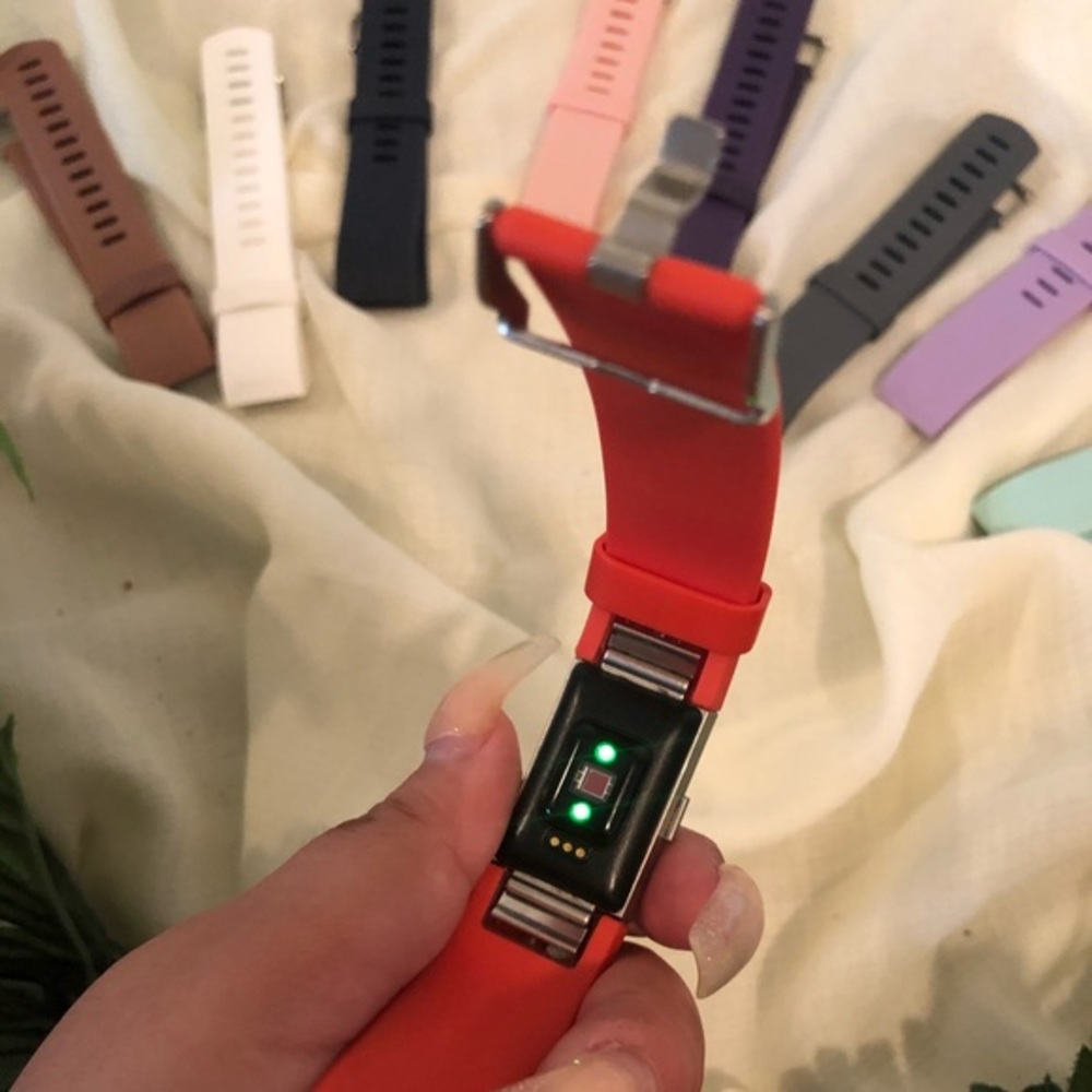 Fitbit Charge 2 w/ 8 new wristbands - Picture 5 of 5